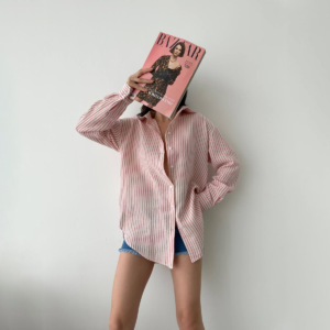 قميص مخطط وردي