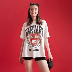 تيشيرت جامعة هارفورد