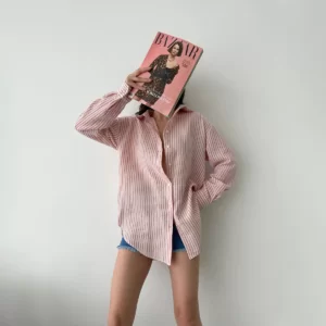 قميص مخطط وردي