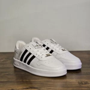 اديداس ابيض